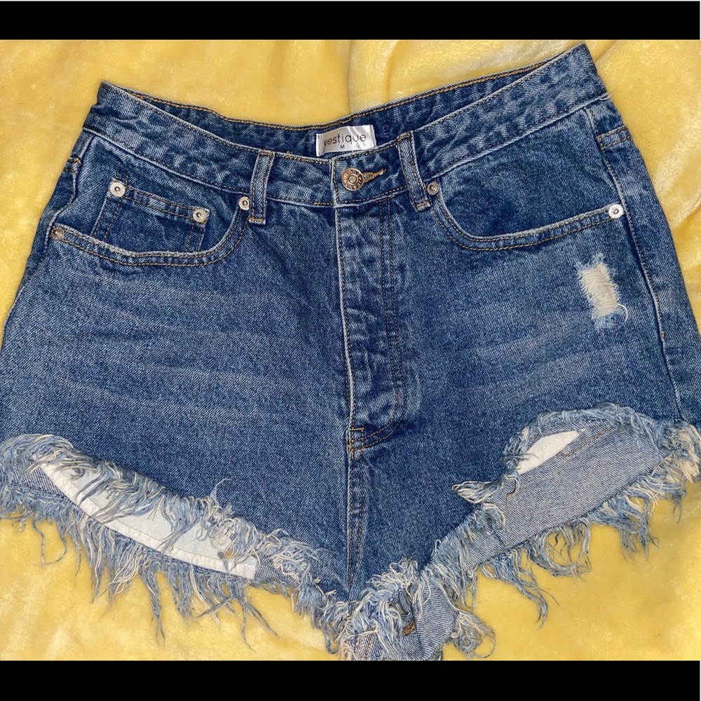 Vestique high wasted shorts